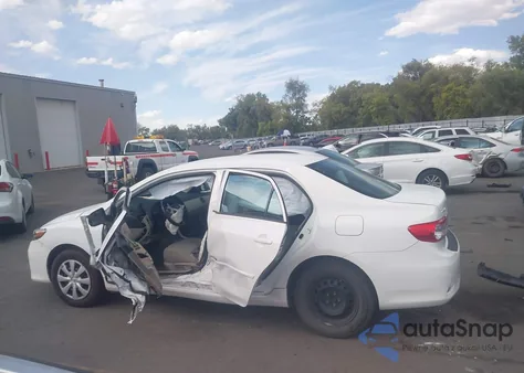 2013 Toyota Corolla L z USA, uszkodzony, nr VIN 2T1BU4EEXDC070061